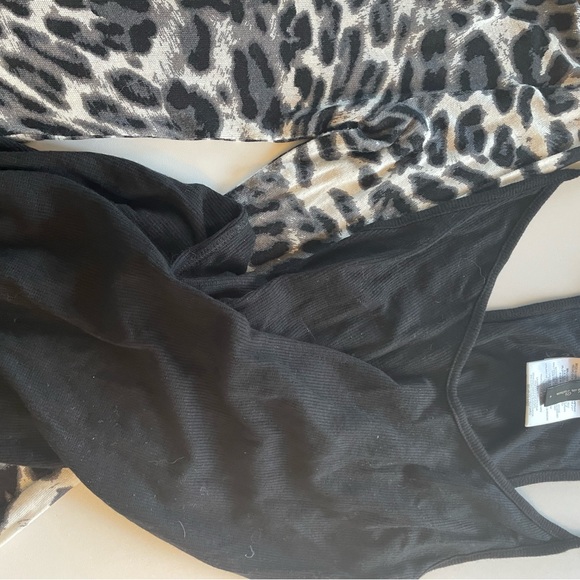 BCBG original design. Body con dress. Super sexy! Size small. Perfect condition. - Picture 5 of 6